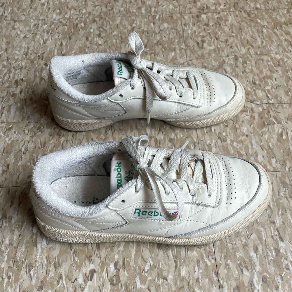 Reebok Lifestyle Club C 85 sneakers in Chalk/Alabaster/Glen Green